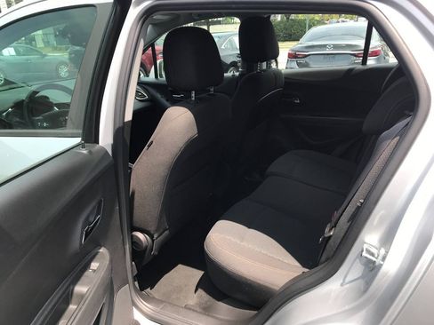 Used 2018 Chevrolet Trax LS FWD image 10