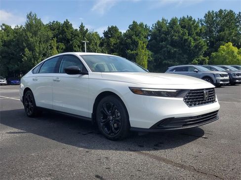 New 2025 Honda Accord SE image 3