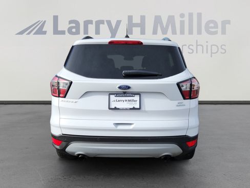 Used 2017 Ford Escape SE w/ Equipment Group 201A image 4