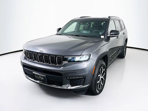 Used 2024 Jeep Grand Cherokee L Limited w/ Luxury Tech Group II image 3