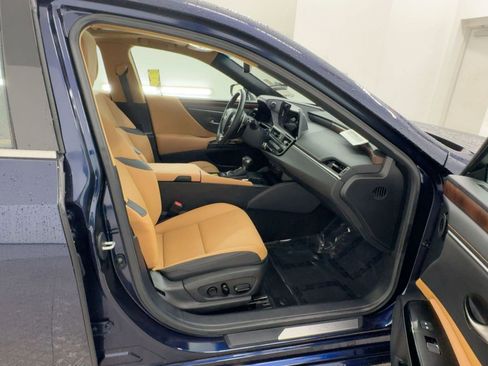 Certified 2025 Lexus ES 350 w/ Premium Package image 29