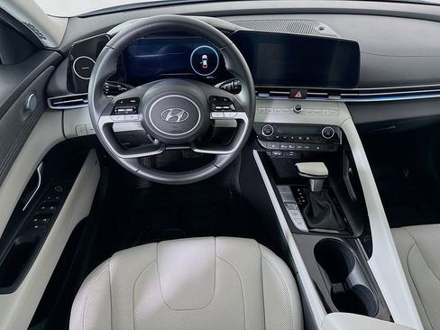 Certified 2023 Hyundai Elantra Limited image 4