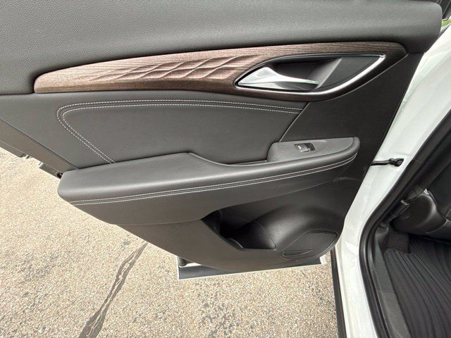 Certified 2022 Buick Envision Avenir w/ Technology Package II FWD image 29