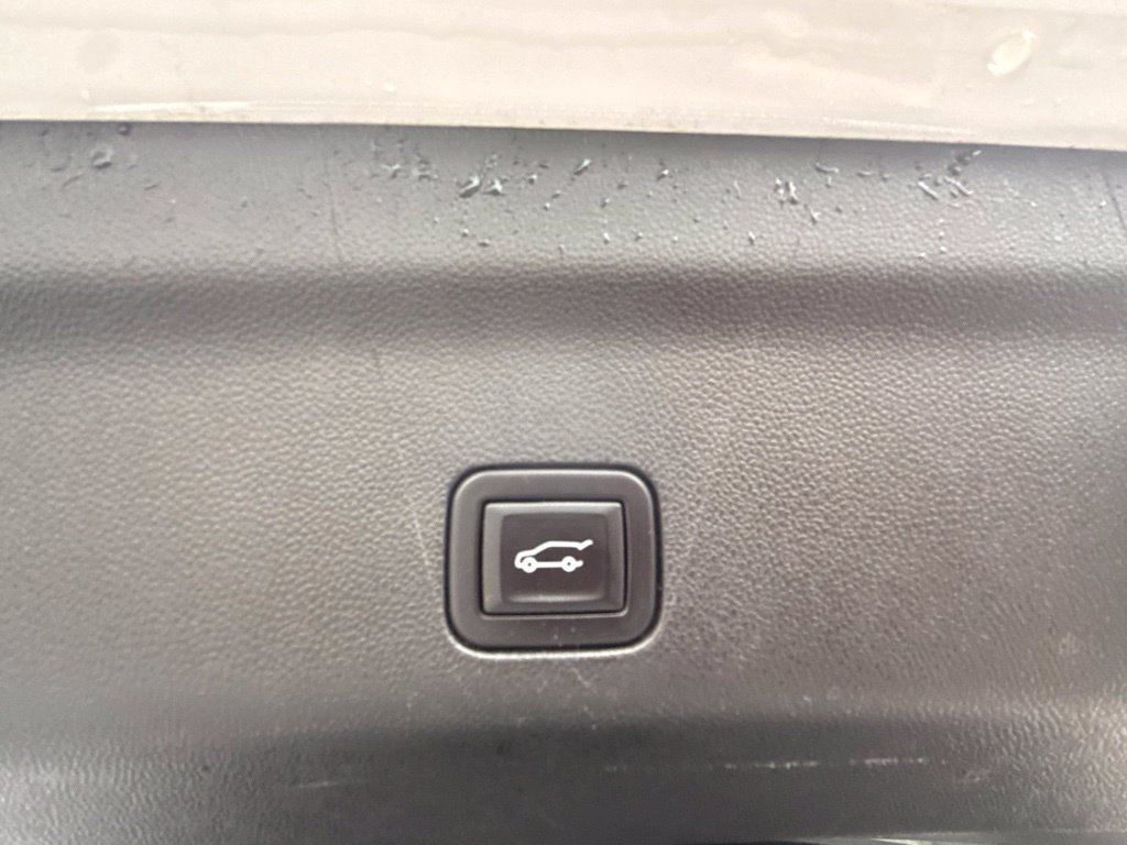 Used 2021 GMC Yukon SLT AWD/4WD image 12