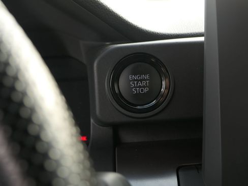 Used 2025 Toyota Tacoma SR5 image 17