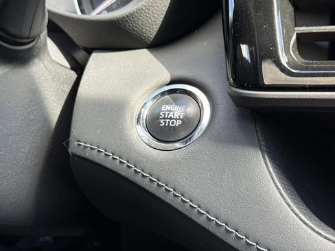 Used 2023 Toyota Highlander XLE image 20