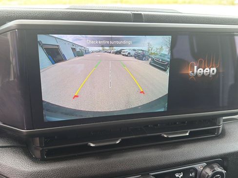 Used 2025 Jeep Wrangler Unlimited Sport AWD/4WD image 22