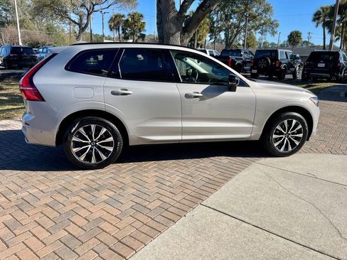 Used 2025 Volvo XC60 B5 Plus image 7
