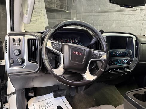 Used 2018 GMC Sierra 2500 SLE w/ HD SLE Preferred Plus Package AWD/4WD image 11