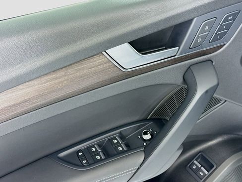 Certified 2025 Audi Q5 e Premium Plus w/ Premium Plus Package image 23
