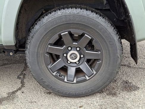 Used 2022 Toyota 4Runner Trail Special Edition AWD/4WD image 30