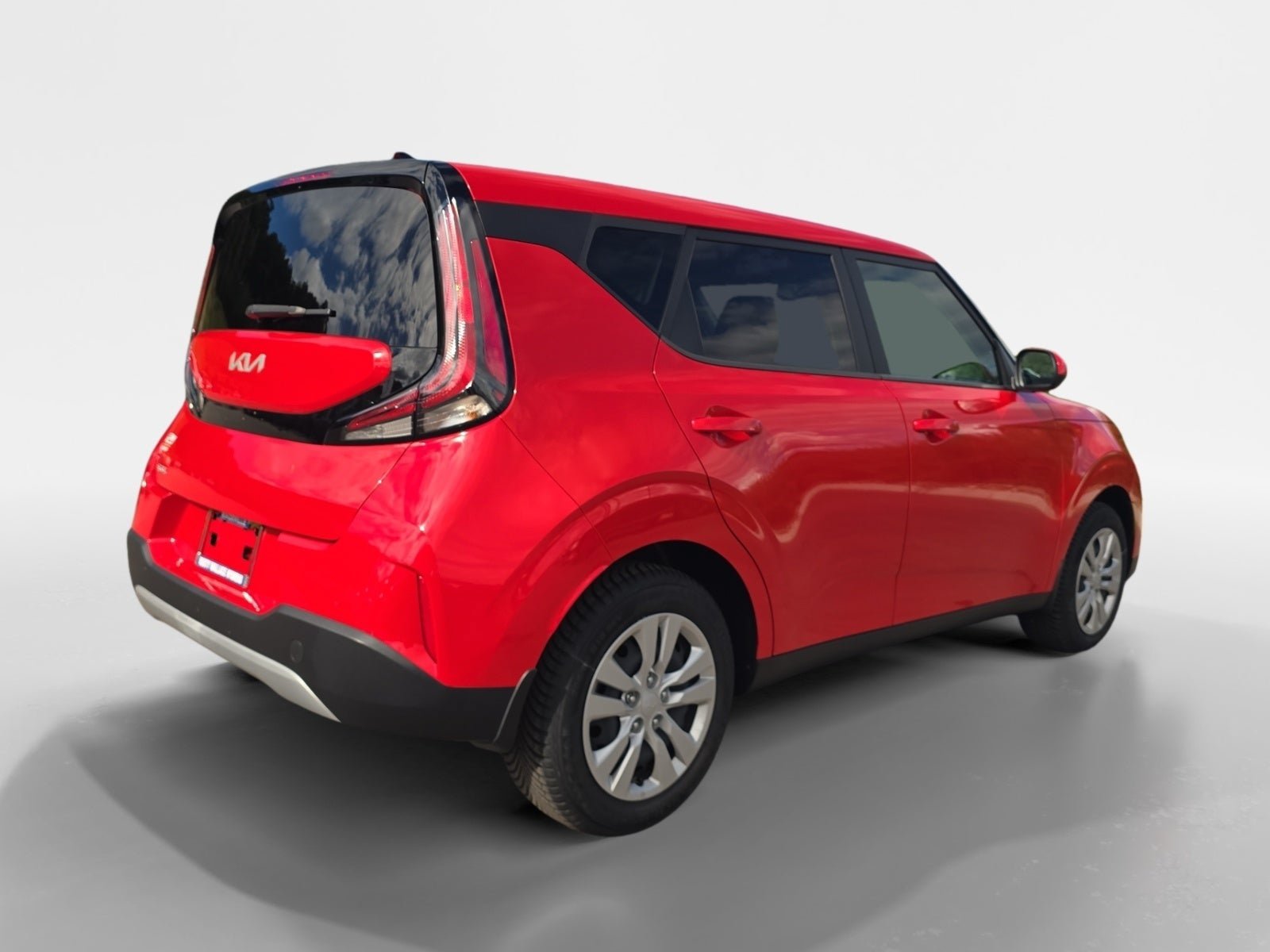 Used 2023 Kia Soul LX FWD image 3