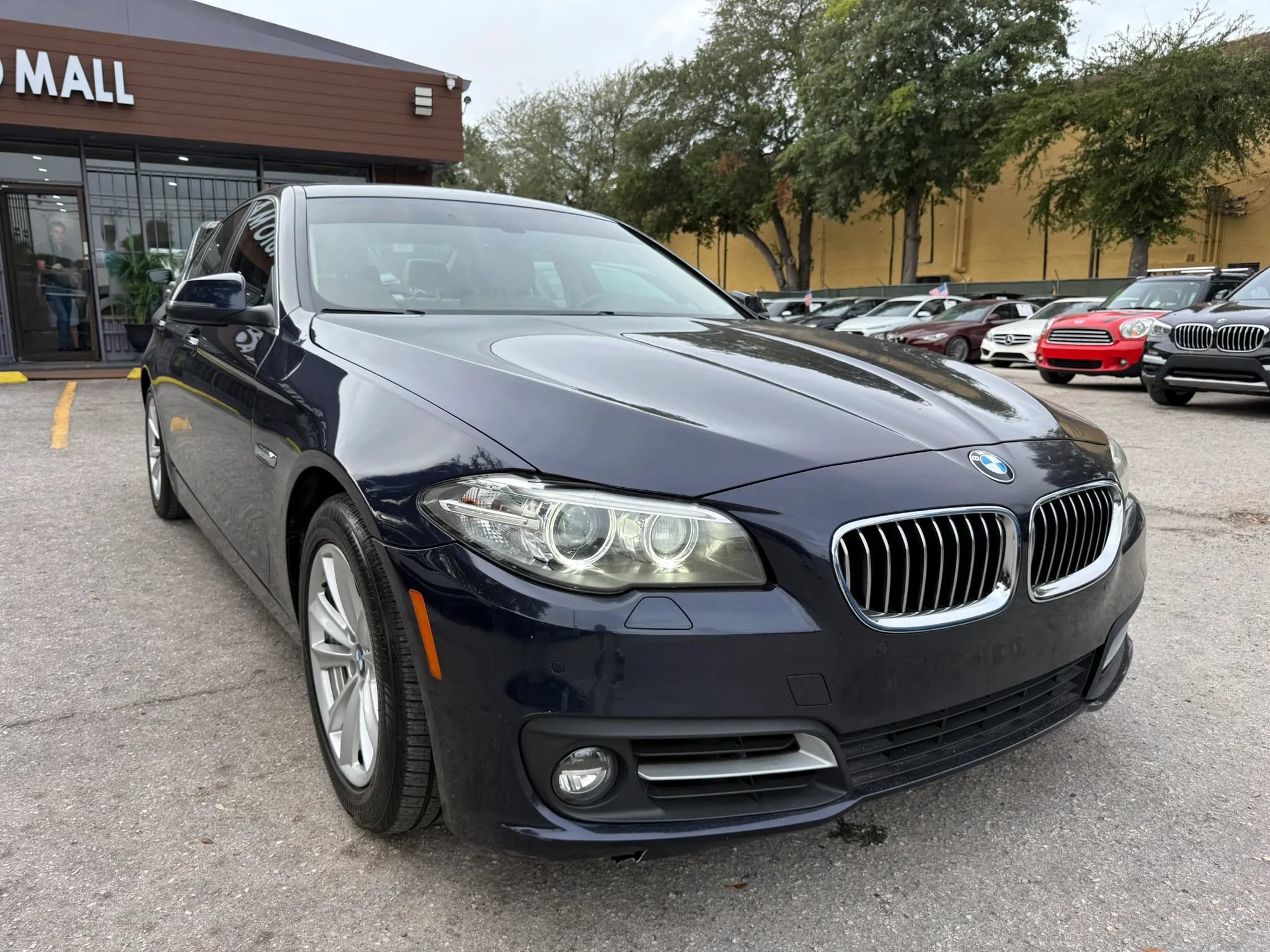 Used 2016 BMW 528i Sedan RWD image 3