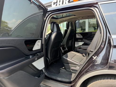 Used 2020 Lincoln Aviator Reserve w/ Equipment Group 201A AWD/4WD image 13