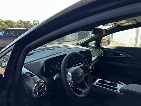 New 2026 Chevrolet Equinox EV LT image 13