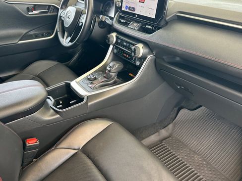 Used 2025 Toyota RAV4 XSE w/ Premium Package AWD/4WD image 16