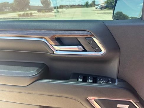 Used 2024 Chevrolet Silverado 1500 RST w/ Convenience Package II AWD/4WD image 13