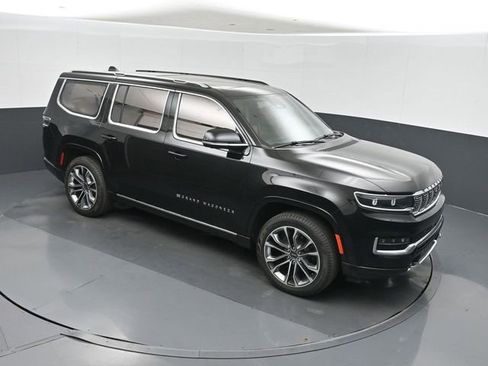 Used 2024 Jeep Grand Wagoneer Series III w/ Rear Seat Video Group 1 AWD/4WD image 30