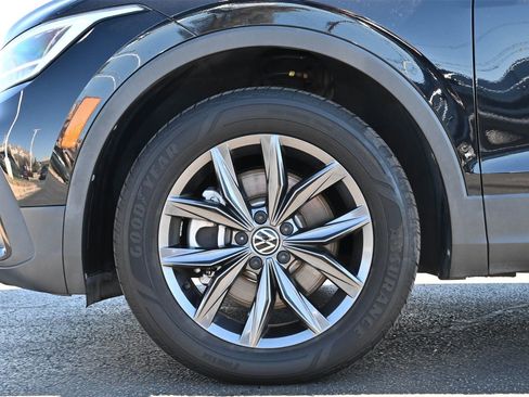 Used 2023 Volkswagen Tiguan SE image 26