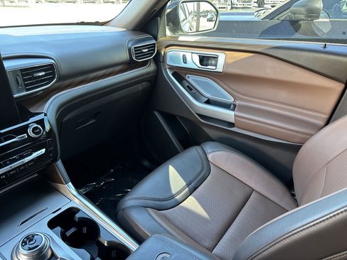 Certified 2024 Ford Explorer King Ranch w/ Technology Package image 17