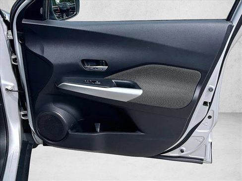 Used 2020 Nissan Kicks SV FWD image 18
