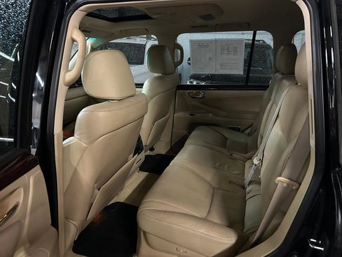 Used 2011 Lexus LX 570 4WD w/ Luxury Pkg image 14