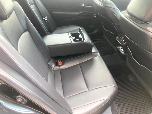 Used 2022 Lexus ES 350 w/ Premium Package FWD image 14