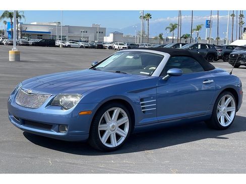 Used 2005 Chrysler Crossfire Limited image 2