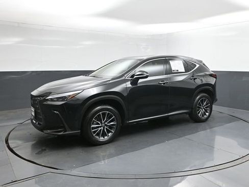 Used 2025 Lexus NX 250 FWD w/ Towing Package (2000 Lbs) image 1
