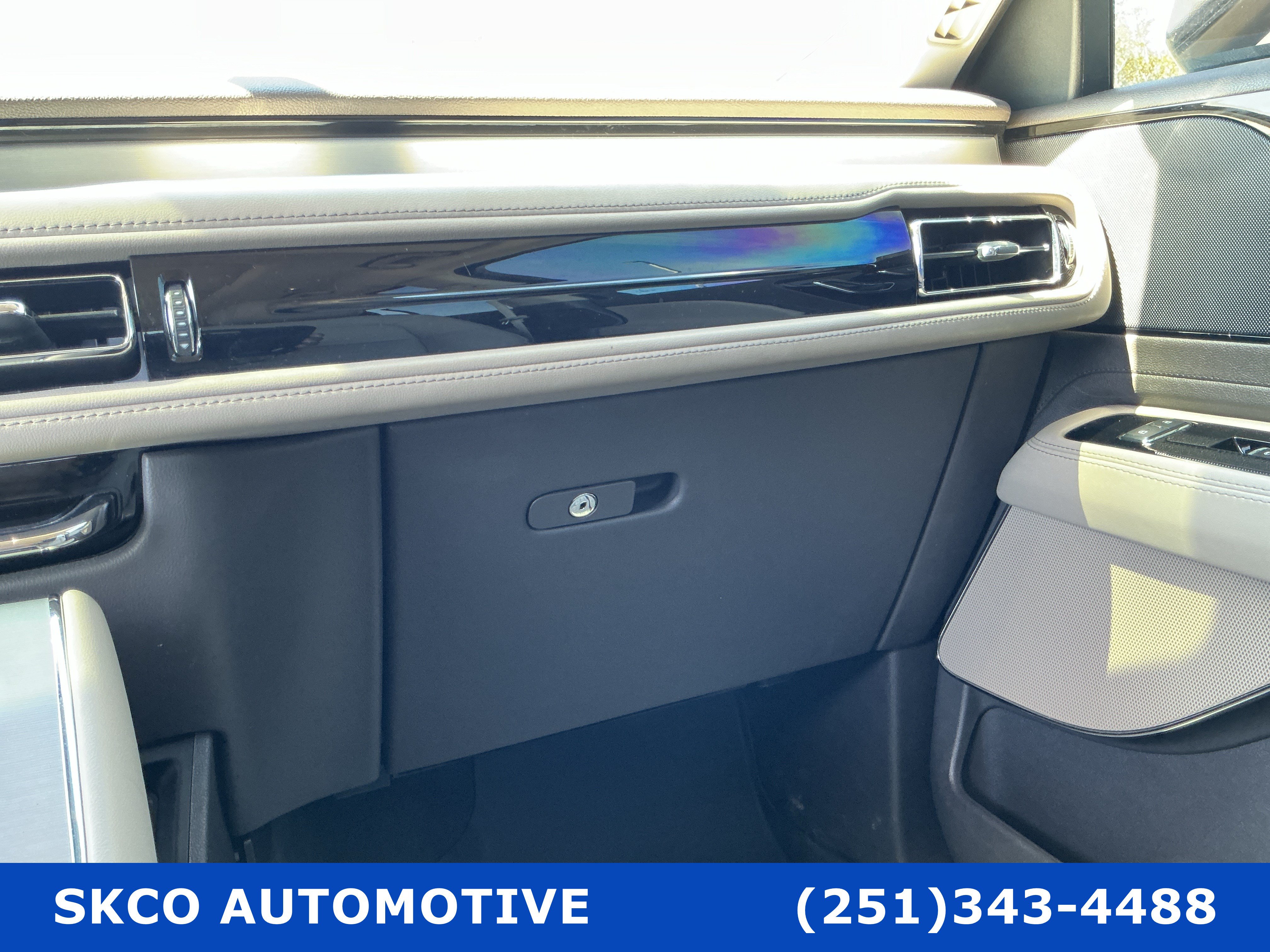 Used 2023 Lincoln Aviator 2WD w/ Premium Package image 24