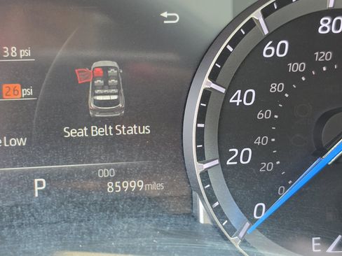 Used 2022 Toyota Highlander XLE AWD/4WD image 14