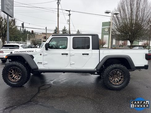 Used 2025 Jeep Gladiator Rubicon w/ Convenience Group image 2