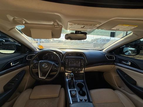 Used 2017 Nissan Maxima Platinum image 12