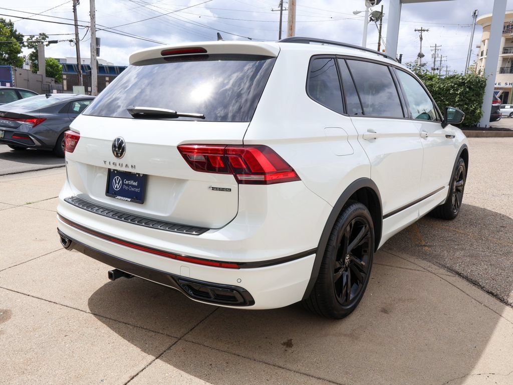 Certified 2024 Volkswagen Tiguan SE R-Line AWD/4WD image 5