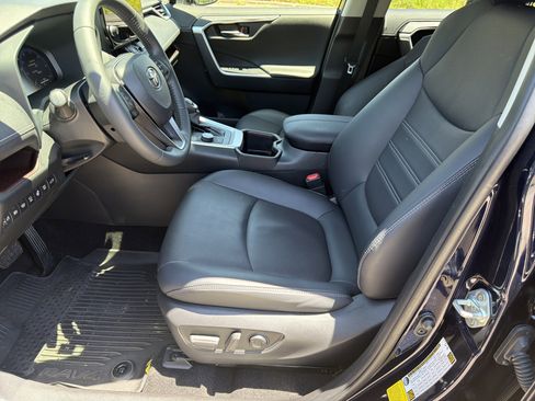 Used 2024 Toyota RAV4 Limited w/ Advanced Technology Package AWD/4WD image 9