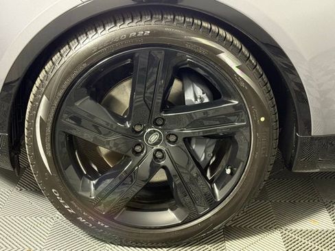 New 2026 Land Rover Discovery Limited Edition image 13