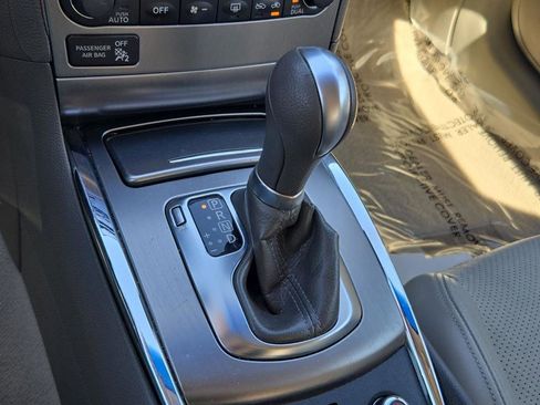 Used 2011 INFINITI G37 X w/ Premium Pkg image 23