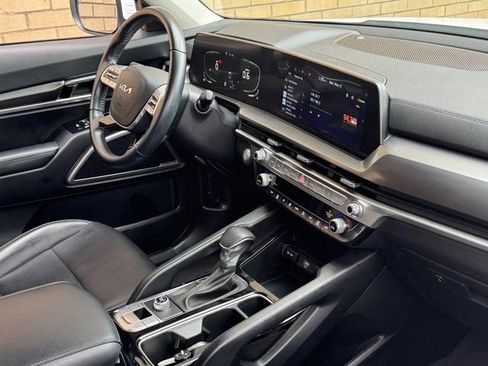 Used 2024 Kia Telluride LX FWD image 8