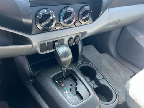 Used 2014 Toyota Tacoma 2WD Regular Cab image 18