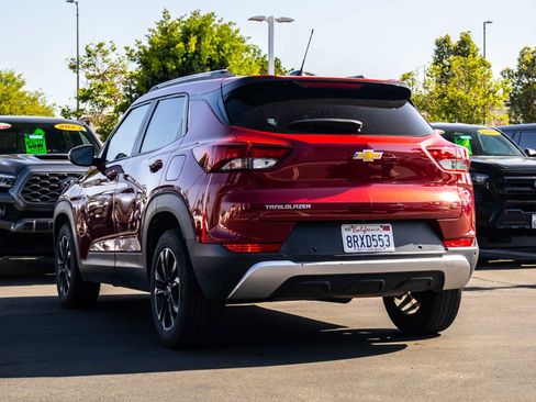 Used 2021 Chevrolet TrailBlazer LT w/ Convenience Package FWD image 4