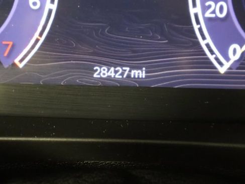 Used 2023 Jeep Grand Cherokee Laredo AWD/4WD image 36