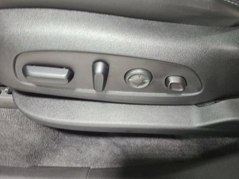 Used 2020 Buick Enclave Avenir w/ Avenir Technology Package AWD/4WD image 23