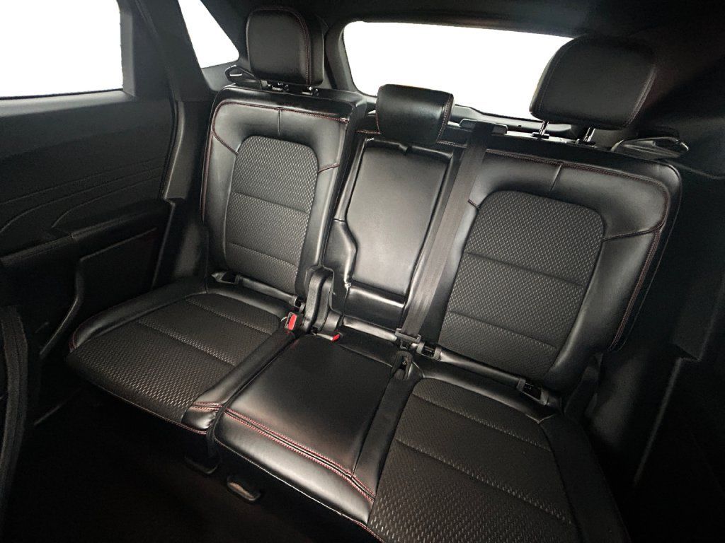 Used 2025 Ford Escape ST-Line w/ Tech Pack #1 FWD image 13