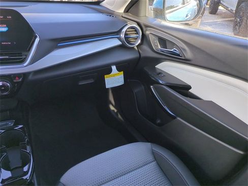 New 2026 Chevrolet Trax LT w/ LT Convenience Package image 17