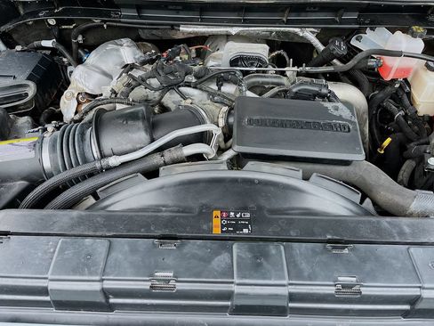 Used 2025 Chevrolet Silverado 2500 LT w/ Convenience Package AWD/4WD image 30