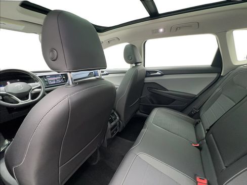 Used 2024 Volkswagen Taos SE w/ Panoramic Sunroof Package AWD/4WD image 23