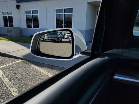 Used 2023 Tesla Model X Plaid image 13