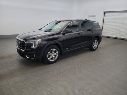 Used 2023 GMC Terrain SLE FWD image 2