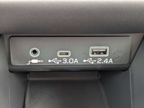 Certified 2025 Subaru Outback Limited image 31