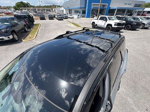 Used 2023 Nissan Pathfinder SL w/ Lighting Package (N92) image 12